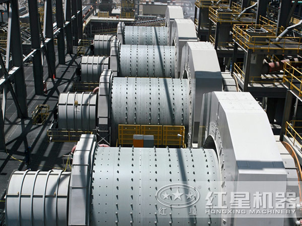  球磨機(jī)現(xiàn)場圖