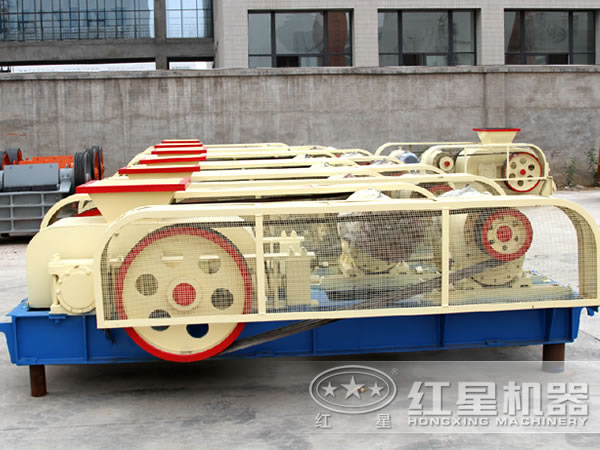 紅星機(jī)器對(duì)輥式破碎機(jī)圖片